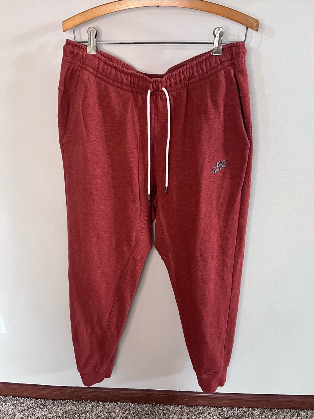 Nike Mens Joggers Burgundy Red Fleece Sweatpants Speckled Logo Large